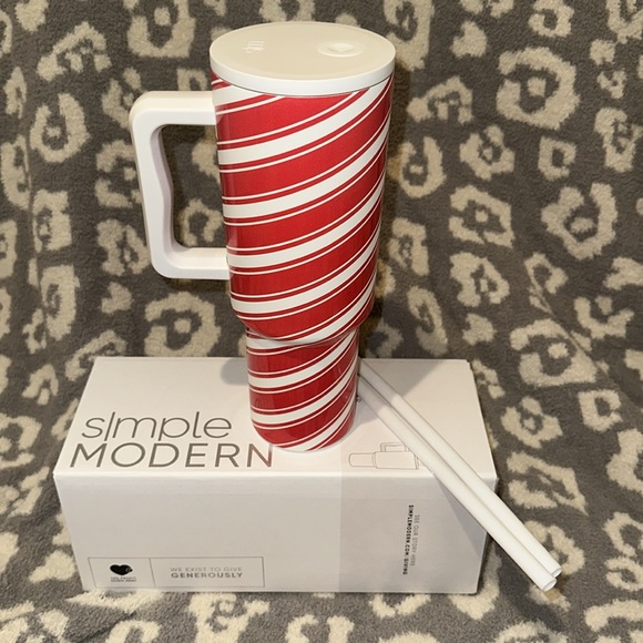 Simple Modern TREK 40oz Tumbler Holiday TREKMAS Collection In Candy Cane 🥰😍 - Picture 11 of 17